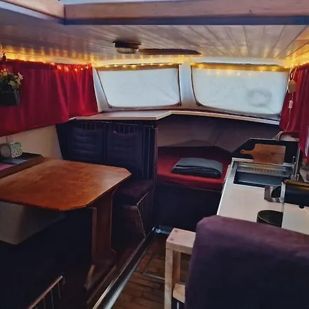 Bateau / Vedette Hollandaise 라몬빌생아그네